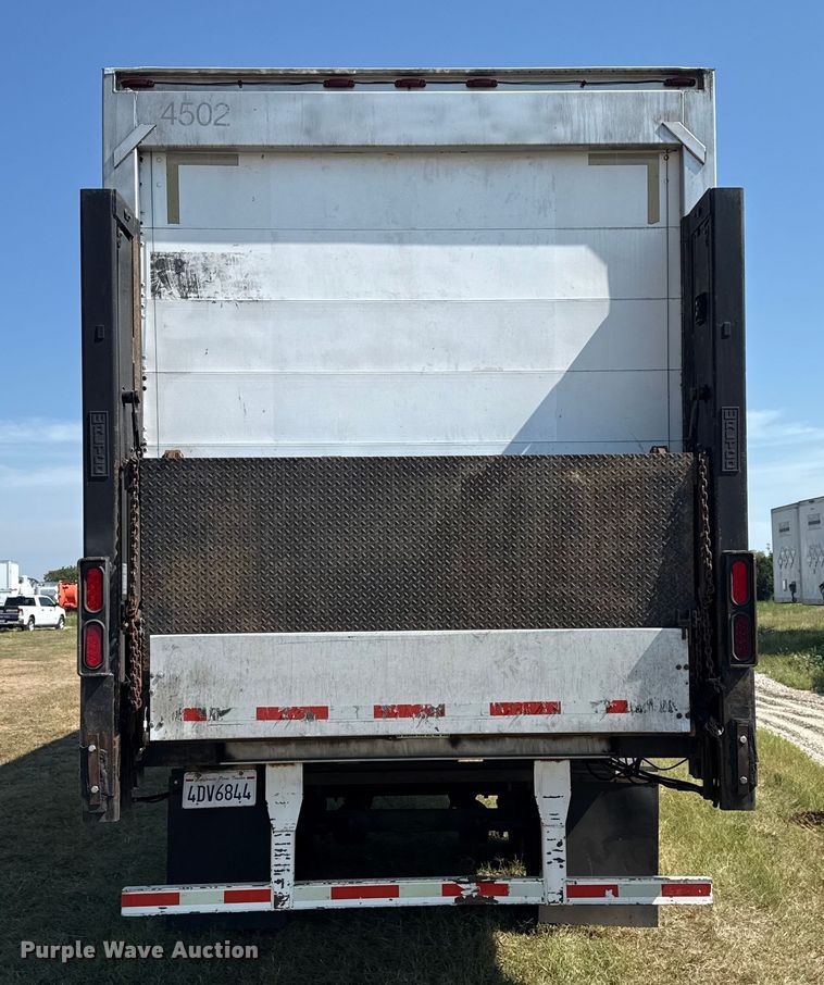 image for item EG6133 2004 Utility Trailer  VS2RA refrigerated van trailer