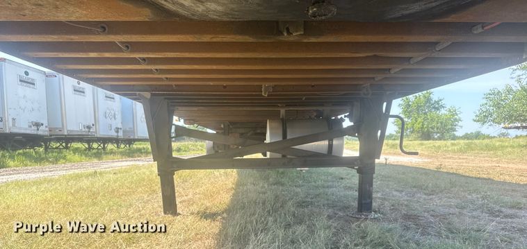 image for item EG6133 2004 Utility Trailer  VS2RA refrigerated van trailer