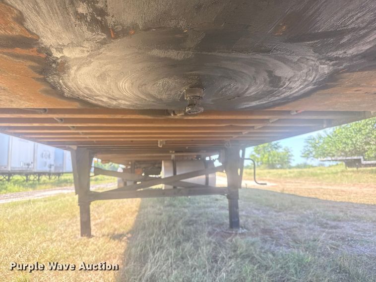 image for item EG6133 2004 Utility Trailer  VS2RA refrigerated van trailer