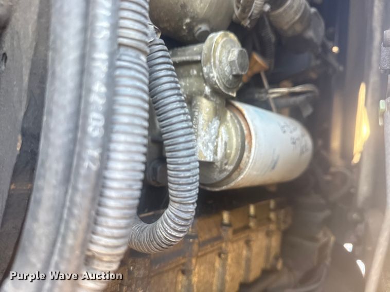 image for item EG6133 2004 Utility Trailer  VS2RA refrigerated van trailer