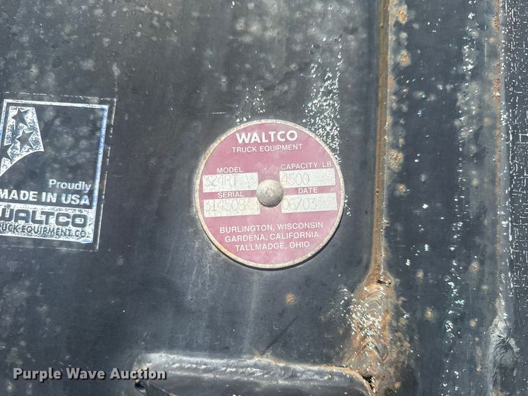 image for item EG6133 2004 Utility Trailer  VS2RA refrigerated van trailer