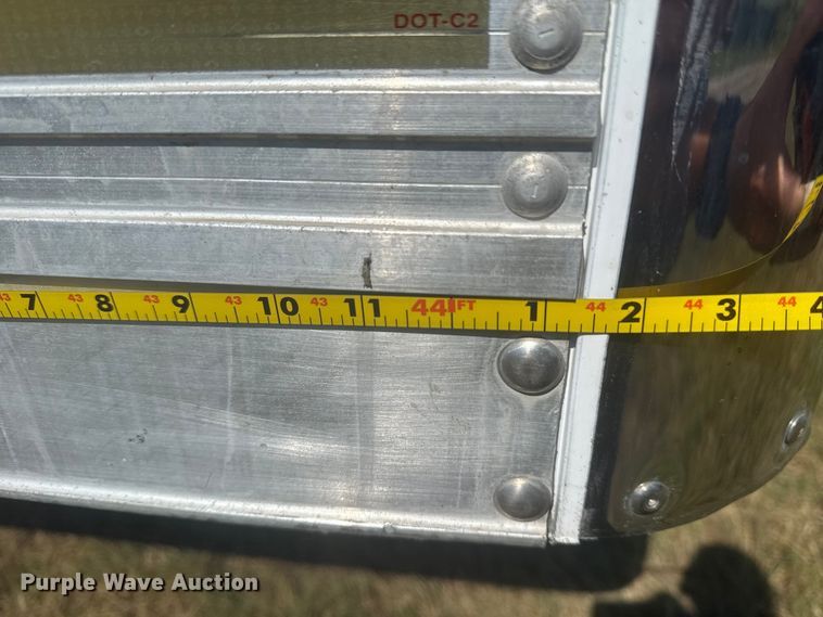 image for item EG6133 2004 Utility Trailer  VS2RA refrigerated van trailer