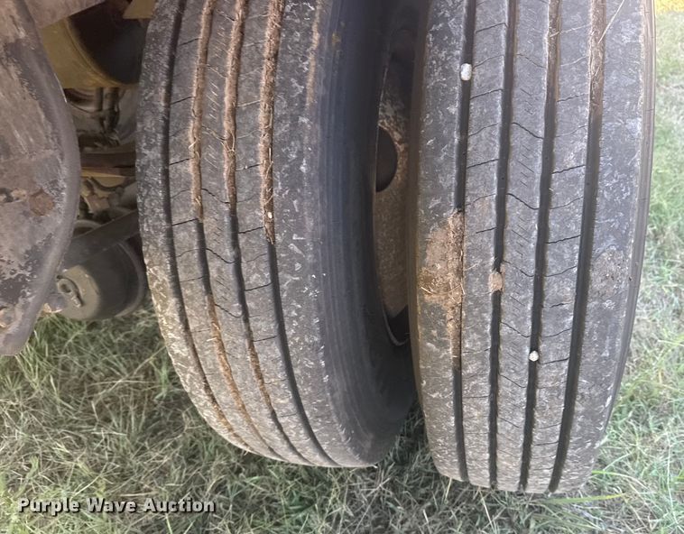 image for item EG6133 2004 Utility Trailer  VS2RA refrigerated van trailer