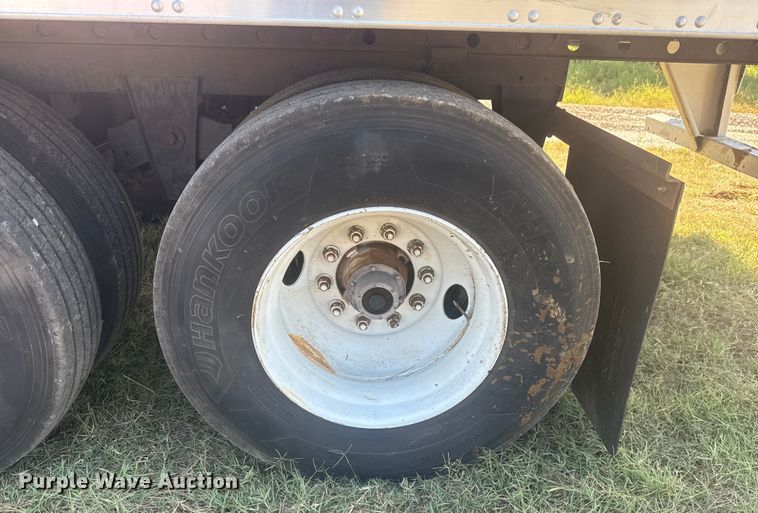 image for item EG6133 2004 Utility Trailer  VS2RA refrigerated van trailer