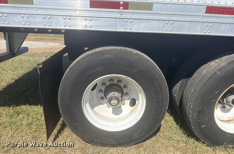 image for item EG6133 2004 Utility Trailer  VS2RA refrigerated van trailer