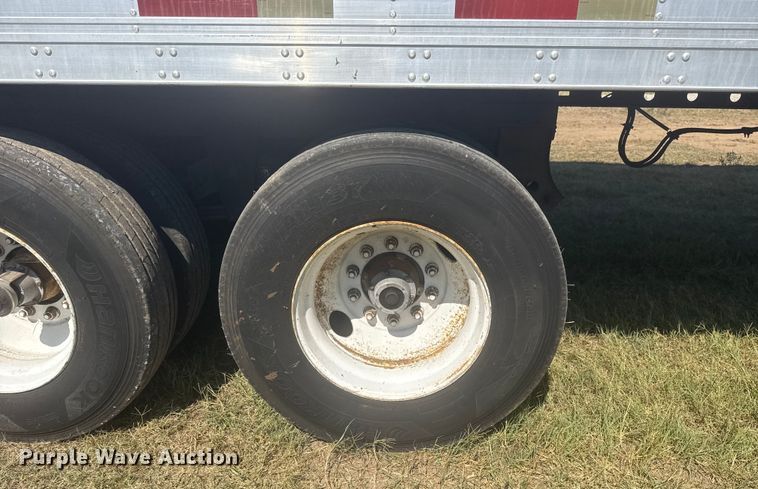 image for item EG6133 2004 Utility Trailer  VS2RA refrigerated van trailer