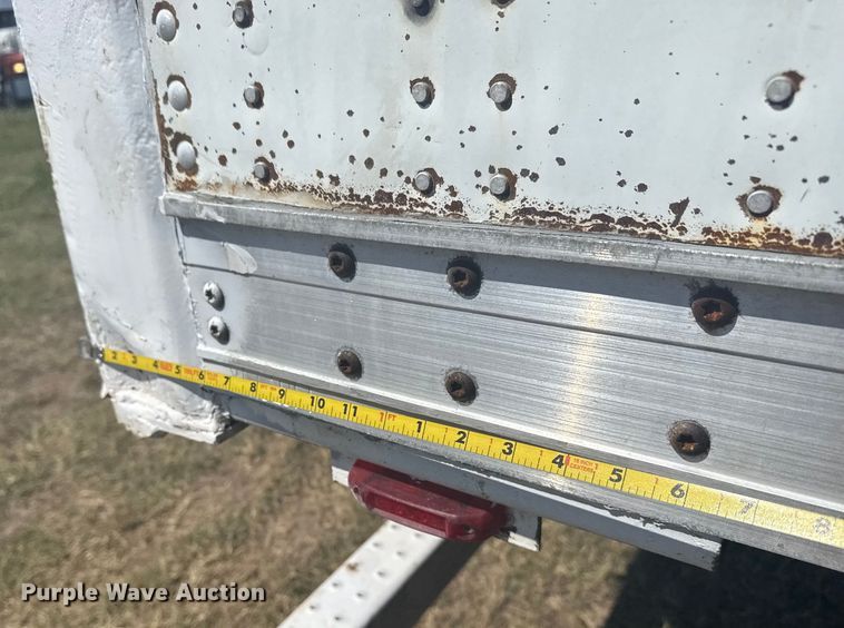 image for item EG6134 2000 Wabash National dry van trailer