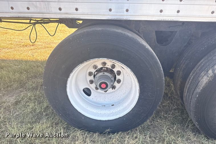 image for item EG6134 2000 Wabash National dry van trailer