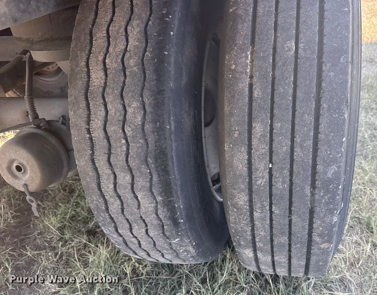 image for item EG6134 2000 Wabash National dry van trailer