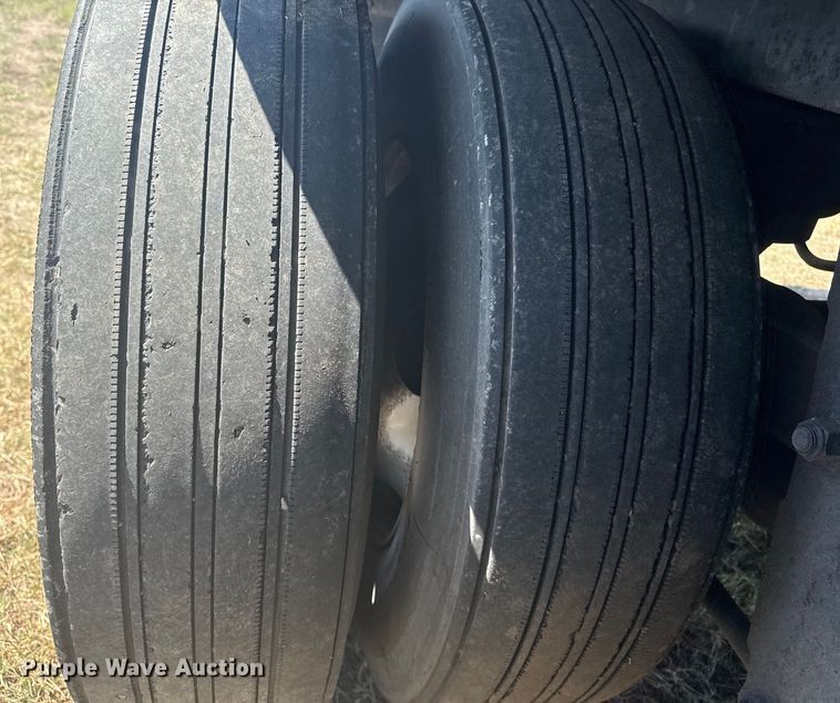 image for item EG6134 2000 Wabash National dry van trailer