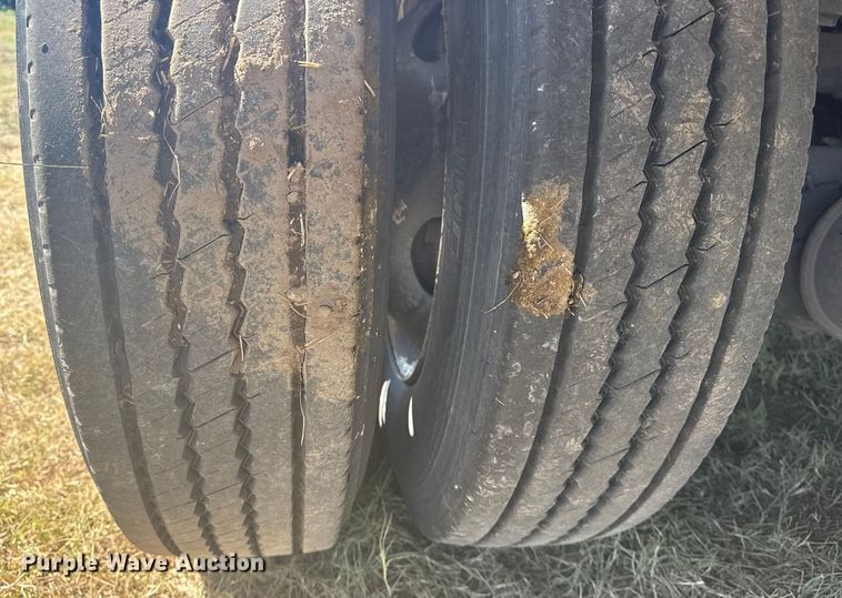 image for item EG6134 2000 Wabash National dry van trailer