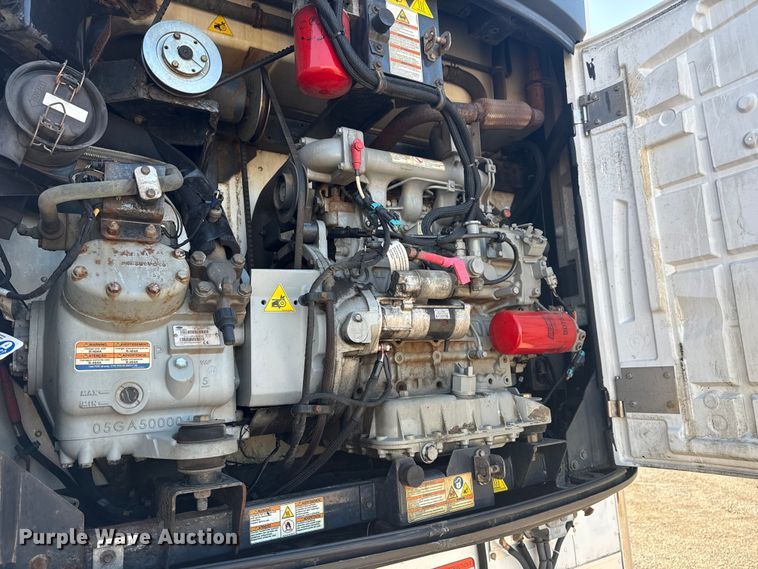 image for item EG6158 2015 Utility Trailer VS2RA refrigerated van trailer