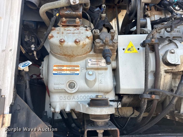 image for item EG6158 2015 Utility Trailer VS2RA refrigerated van trailer