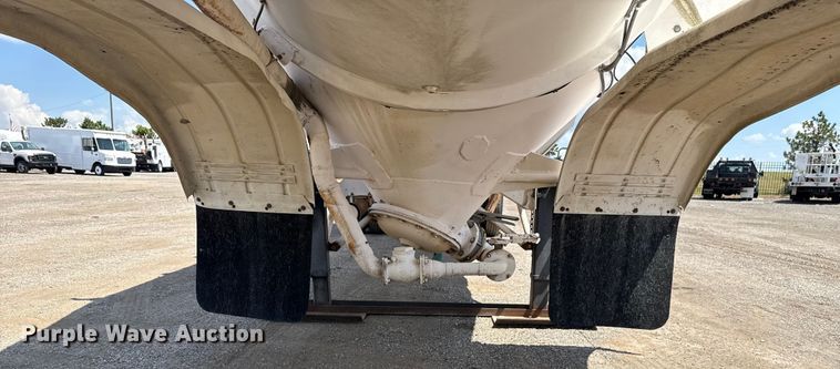 image for item EG6166 1965 Fruehauf  pneumatic dry bulk trailer