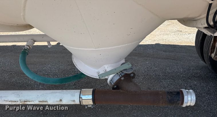 image for item EG6166 1965 Fruehauf  pneumatic dry bulk trailer