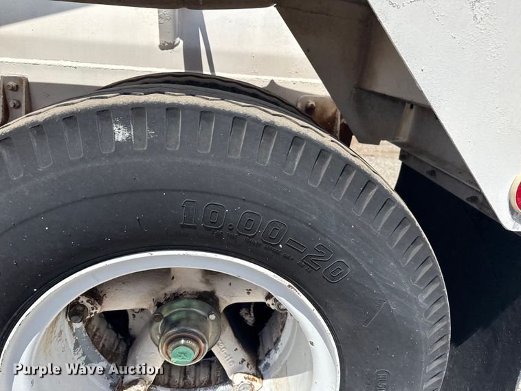 image for item EG6166 1965 Fruehauf  pneumatic dry bulk trailer