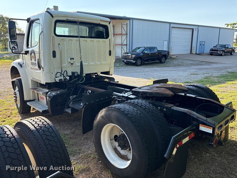 image for item EM0599 2013 Freightliner Business Class M2 semi truck