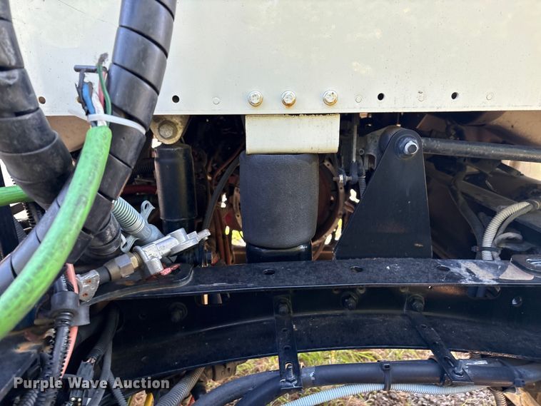 image for item EM0599 2013 Freightliner Business Class M2 semi truck