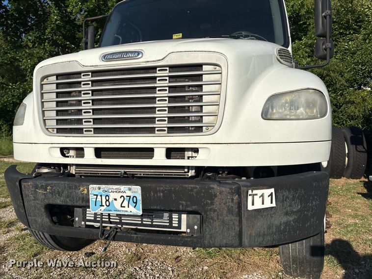 image for item EM0599 2013 Freightliner Business Class M2 semi truck