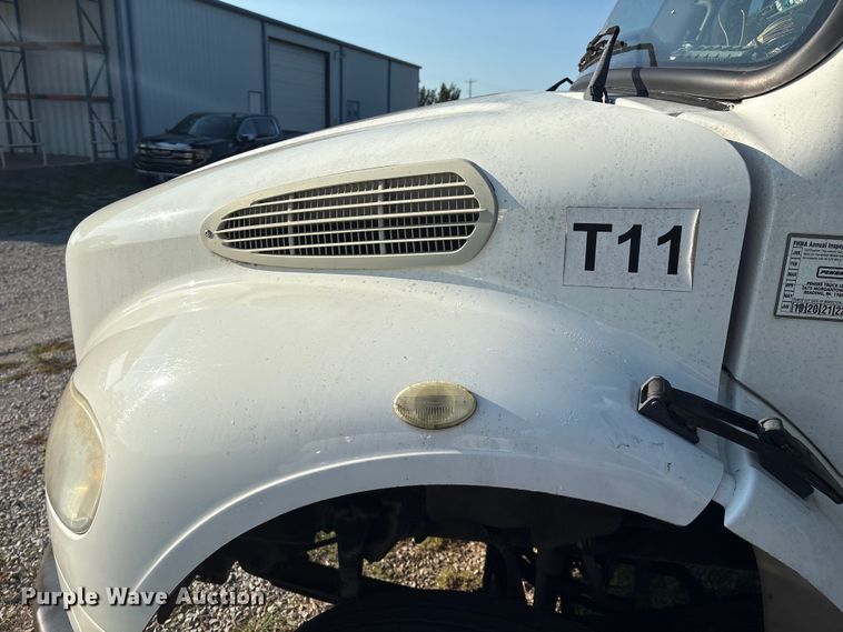 image for item EM0599 2013 Freightliner Business Class M2 semi truck