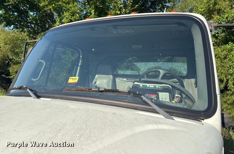 image for item EM0599 2013 Freightliner Business Class M2 semi truck