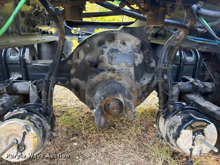 image for item EM0599 2013 Freightliner Business Class M2 semi truck