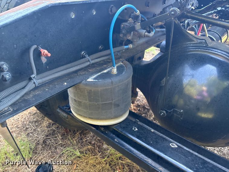 image for item EM0599 2013 Freightliner Business Class M2 semi truck