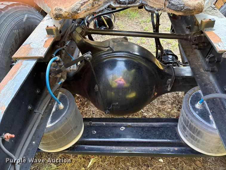 image for item EM0599 2013 Freightliner Business Class M2 semi truck