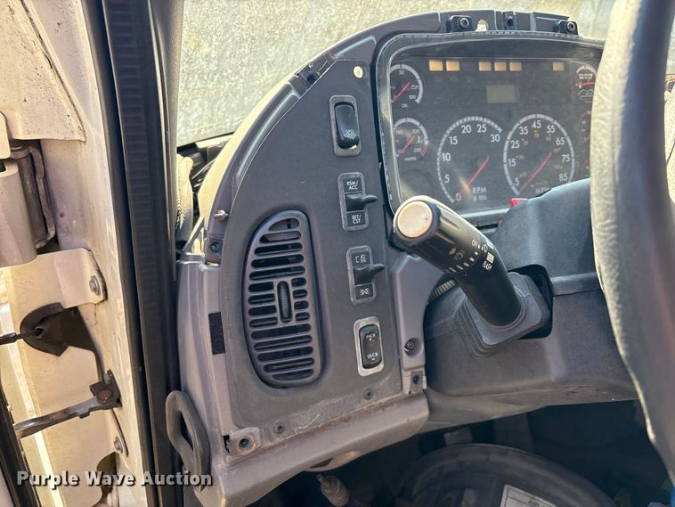 image for item EM0599 2013 Freightliner Business Class M2 semi truck