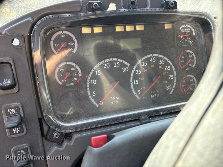 image for item EM0599 2013 Freightliner Business Class M2 semi truck