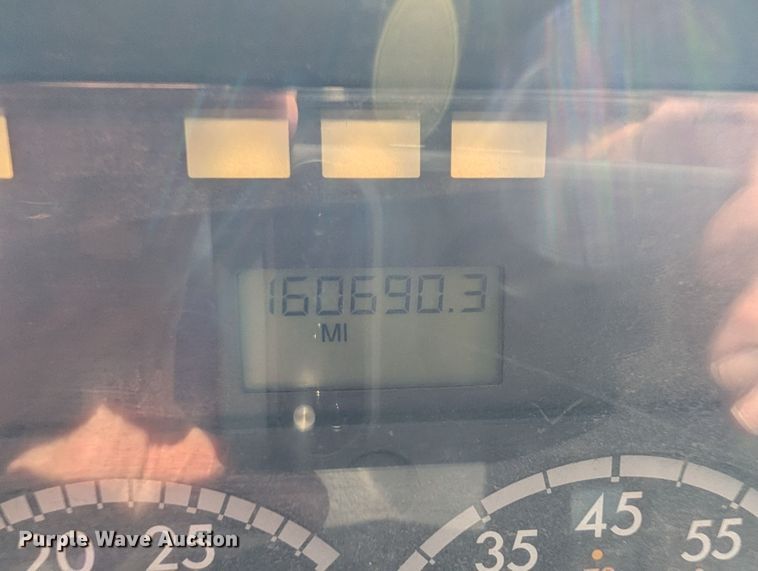 image for item EM0599 2013 Freightliner Business Class M2 semi truck