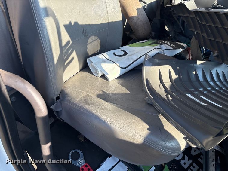 image for item EM0599 2013 Freightliner Business Class M2 semi truck