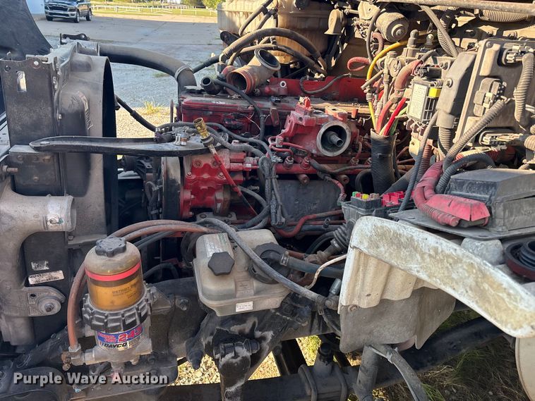 image for item EM0599 2013 Freightliner Business Class M2 semi truck