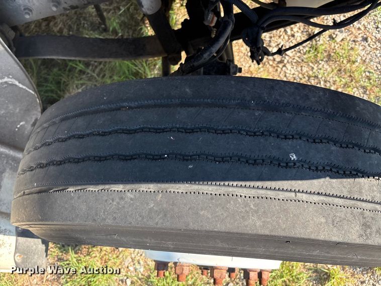 image for item EM0599 2013 Freightliner Business Class M2 semi truck