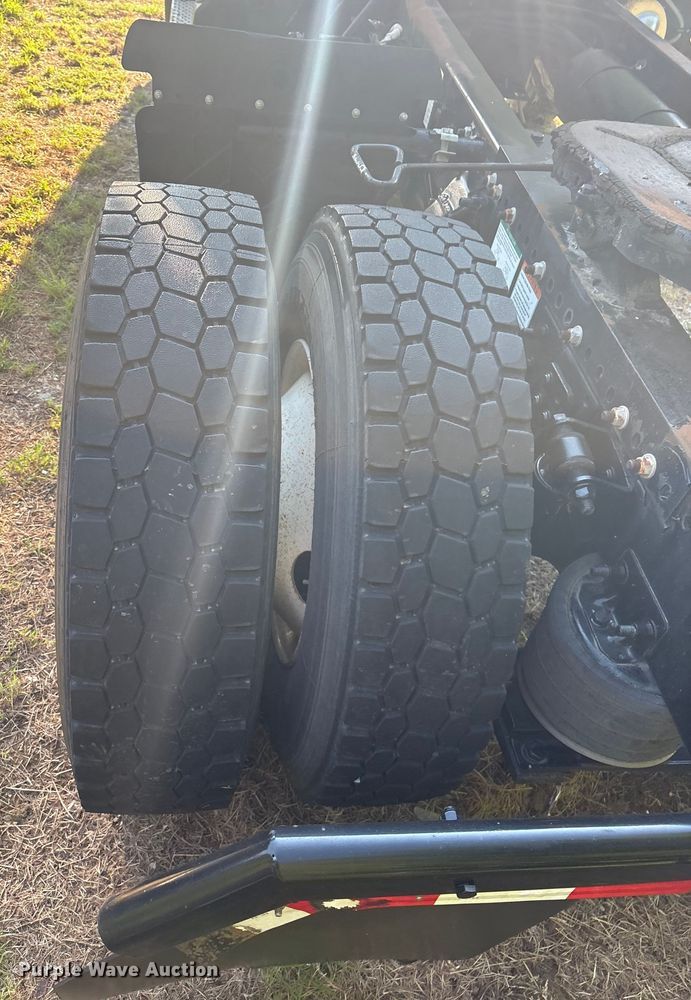 image for item EM0599 2013 Freightliner Business Class M2 semi truck