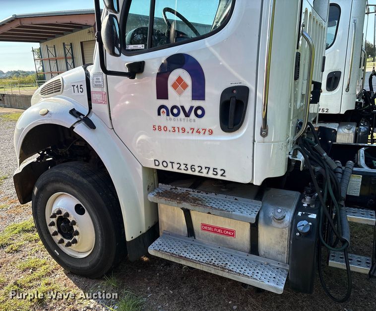 image for item EM0600 2013 Freightliner Business Class M2 106 semi truck