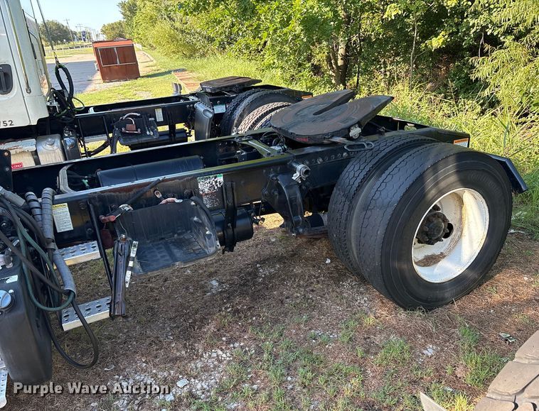 image for item EM0600 2013 Freightliner Business Class M2 106 semi truck