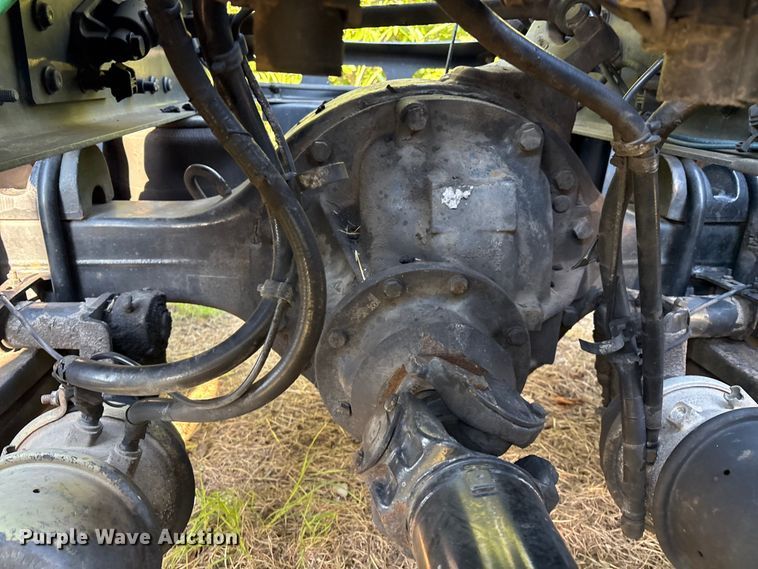 image for item EM0600 2013 Freightliner Business Class M2 106 semi truck