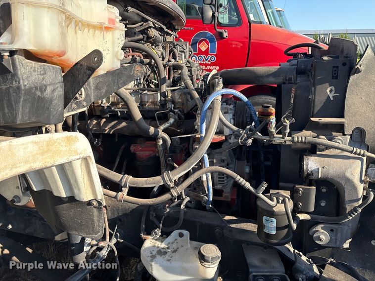 image for item EM0600 2013 Freightliner Business Class M2 106 semi truck