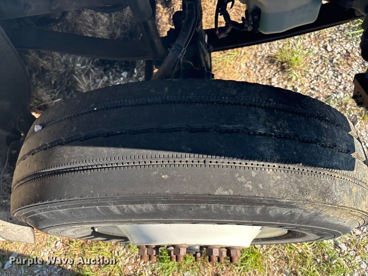 image for item EM0600 2013 Freightliner Business Class M2 106 semi truck