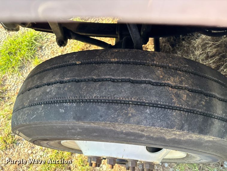 image for item EM0600 2013 Freightliner Business Class M2 106 semi truck