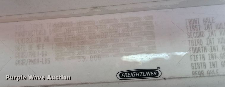 image for item EM0600 2013 Freightliner Business Class M2 106 semi truck