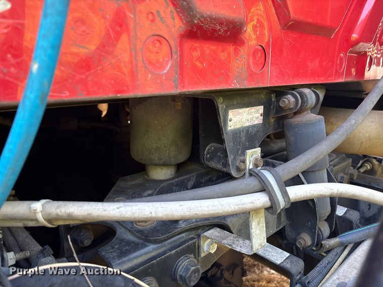 image for item EM0601 2006 International 8600 truck cab and chassis