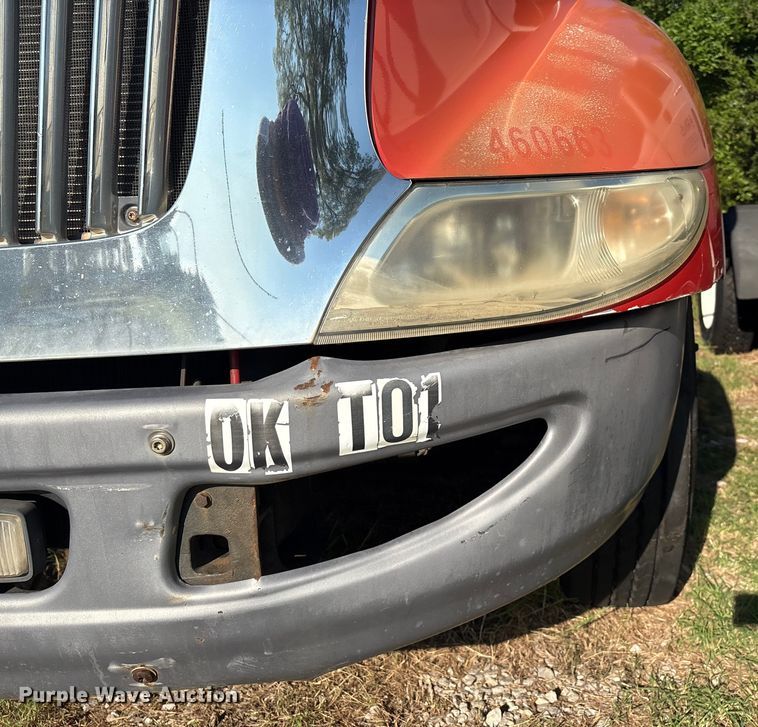 image for item EM0601 2006 International 8600 truck cab and chassis