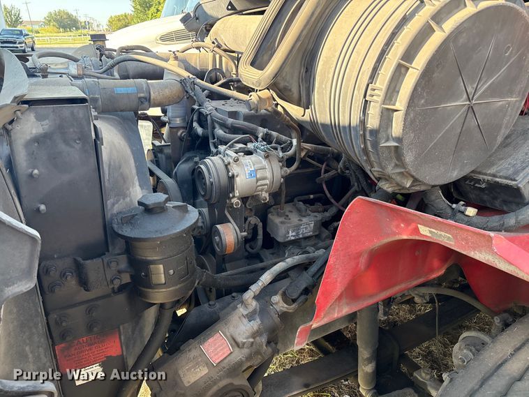 image for item EM0601 2006 International 8600 truck cab and chassis