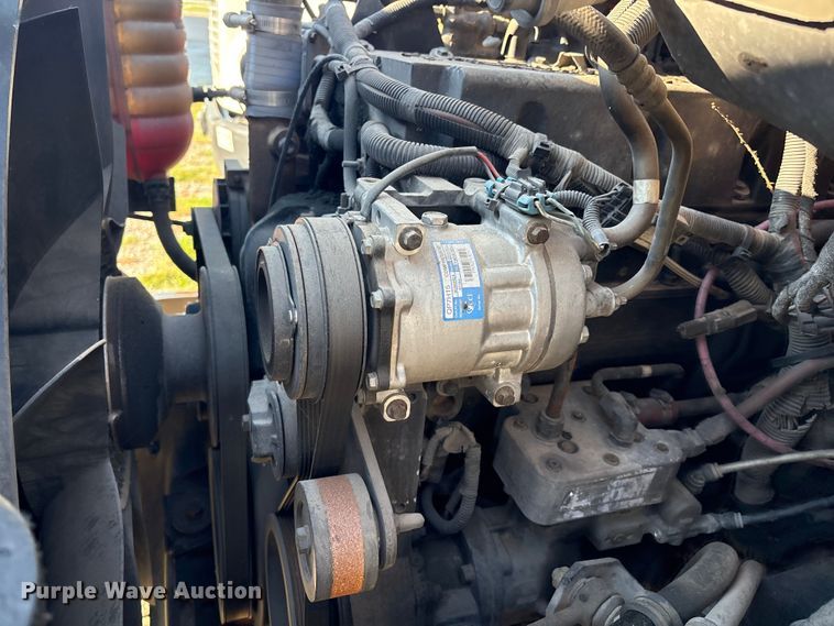 image for item EM0601 2006 International 8600 truck cab and chassis