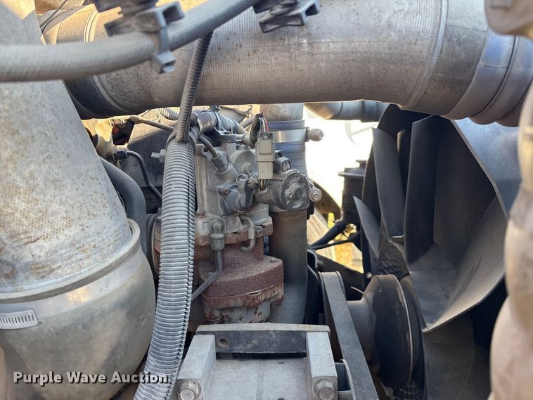 image for item EM0601 2006 International 8600 truck cab and chassis