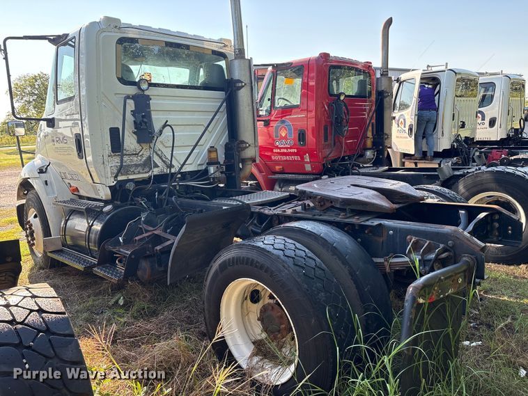 image for item EM0602 2007 International 8600 semi truck