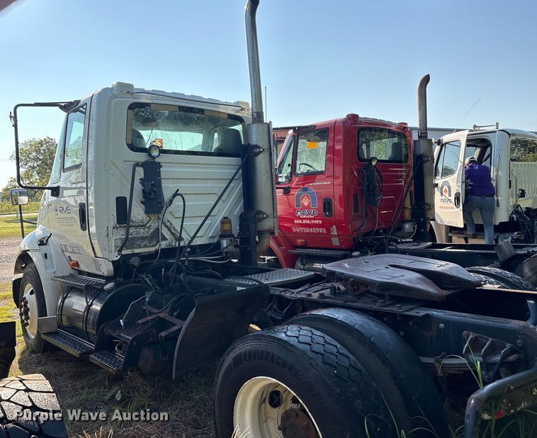 image for item EM0602 2007 International 8600 semi truck