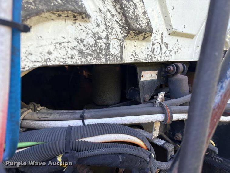 image for item EM0602 2007 International 8600 semi truck